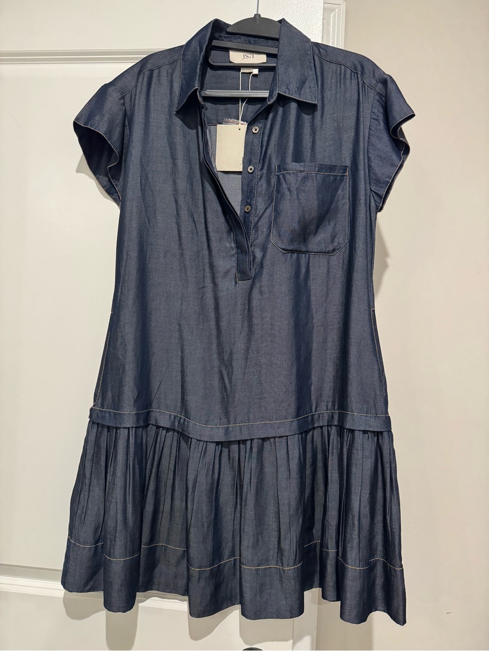 Chambray Short-Sleeve Tiered Shirt Dress in Faux denim